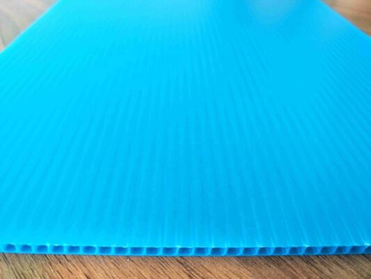 ورق پلاستیکی ضد اشعه UV قابل بازیافت و ضد آب ورق PP لوله دار برای بسته بندی صنعتی