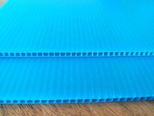 ورق پلاستیکی ضد اشعه UV قابل بازیافت و ضد آب ورق PP لوله دار برای بسته بندی صنعتی