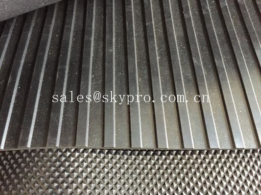 Embossed non - slipping rubber flooring mat with variable colors and textures